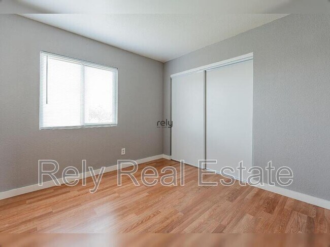 Building Photo - 12740 W Amy Dr