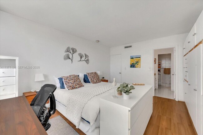 Building Photo - 2451 Brickell Ave