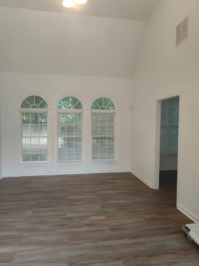 Building Photo - 6806 Lombard Ct