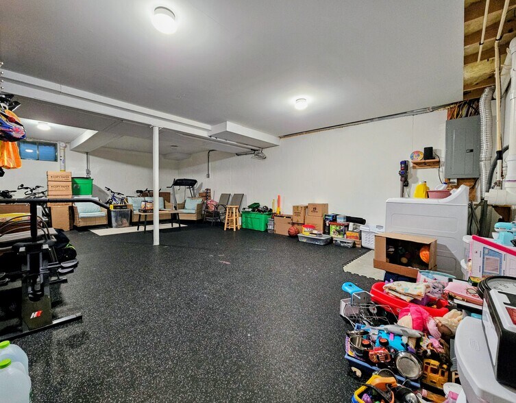 Building Photo - 71 Laurel Dr