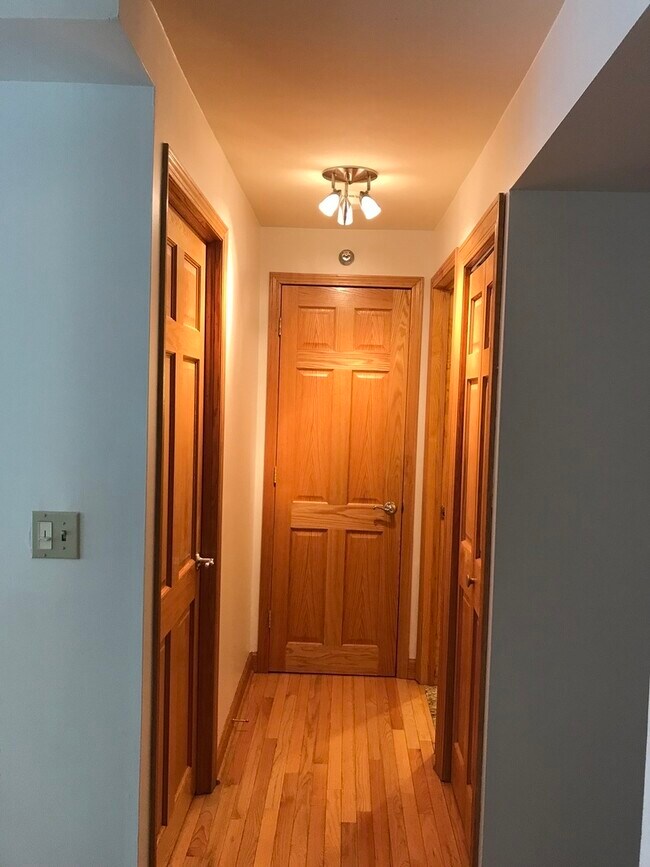 Building Photo - 195 N Harbor Dr