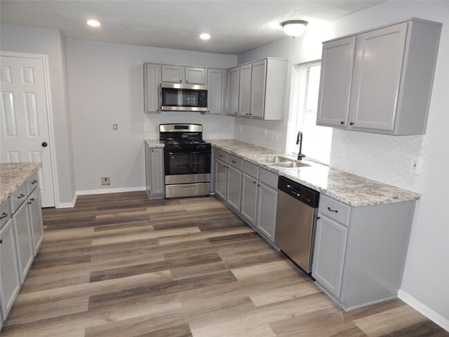 Building Photo - 3030 Rainmont Ln