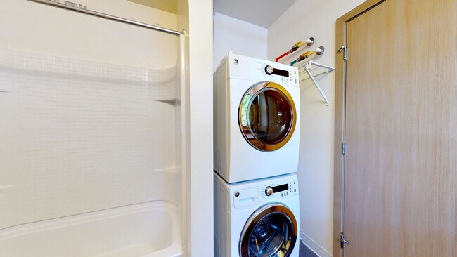 Building Photo - 500 Belmont Ave E