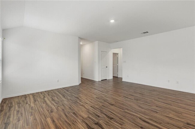 Building Photo - 3204 Kenner Dr