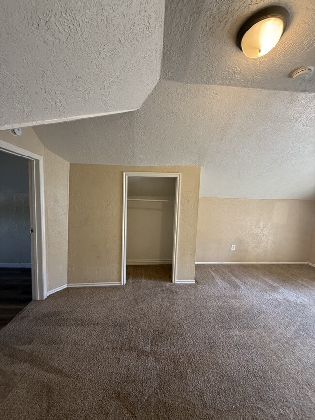 Building Photo - 2547 Adams Ave