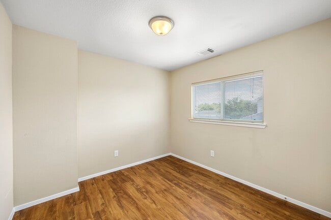 Building Photo - 6158 Settlers Lake Cir E