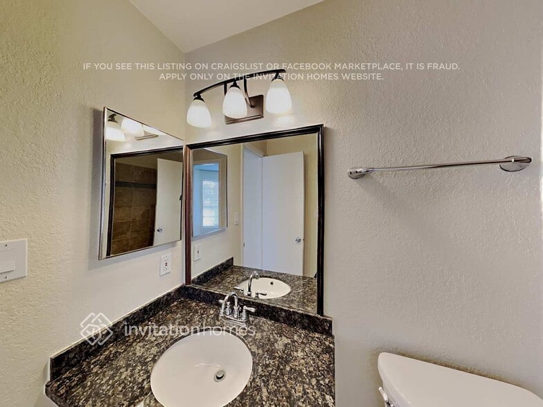 Building Photo - 2500 N Cholla St