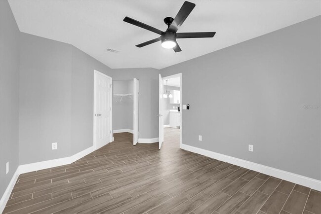 Building Photo - 2533 Grassy Point Dr