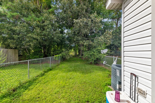 Building Photo - 1075 W Pueblo Dr