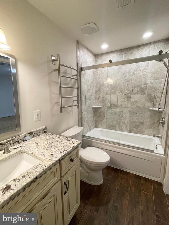 Building Photo - 9309 Main St