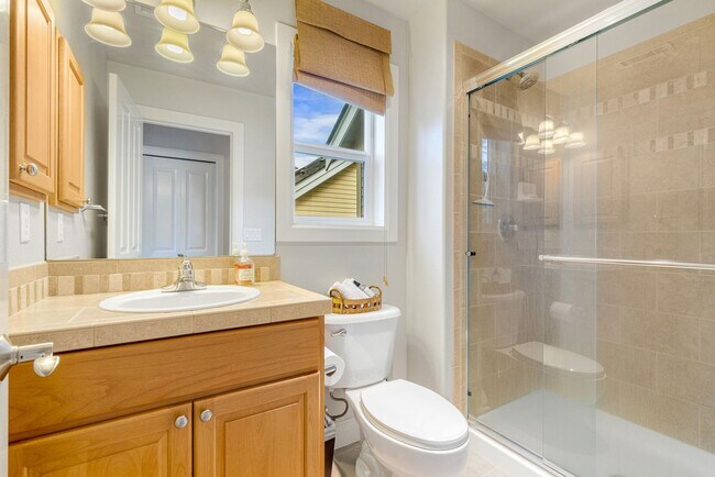 Building Photo - STUNNING Home in coveted Sterling Woods, S...