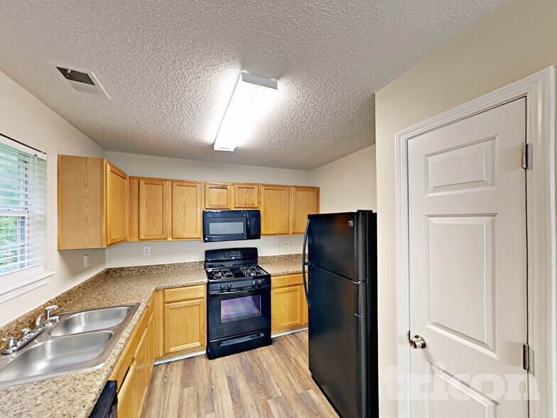 Building Photo - 831 Asbury Trail