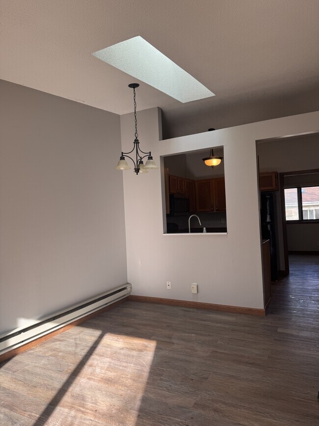 Building Photo - 17490 Pond Cir