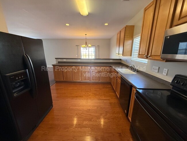 Building Photo - 5207 Silverbrook Dr