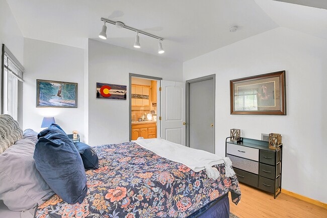 Building Photo - 8960 S Rex Ln