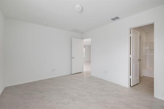 Building Photo - 2625 Kingsman Dr