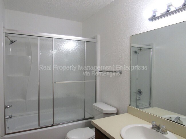 Building Photo - 4714 Creek Ct