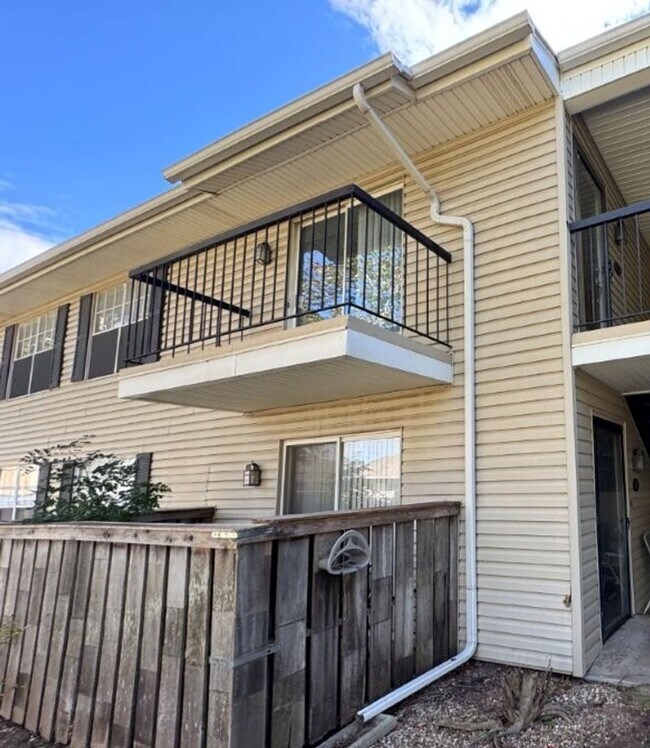 Building Photo - 2 bedroom condo for rent in Nantucket, nea...