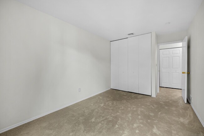Building Photo - 247 Hamilton Ave