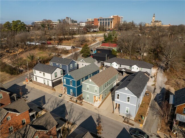 Building Photo - 146 E South St