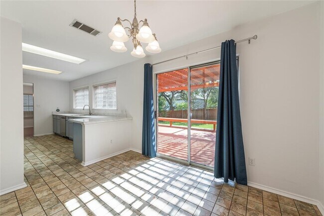Building Photo - 11413 Kingsgate Dr