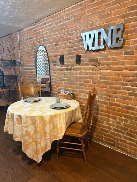 Building Photo - 15 Tregaski Ln