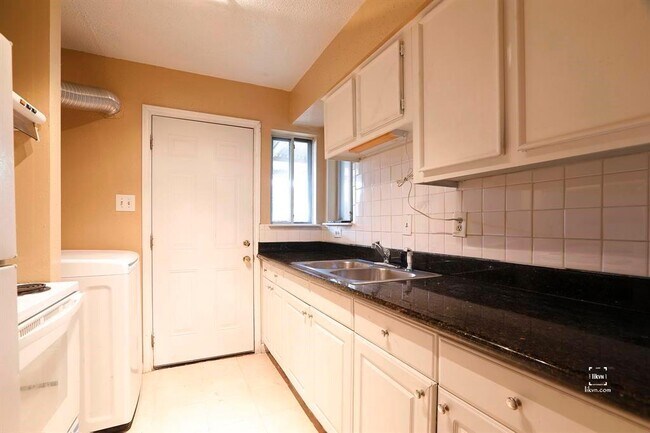 Building Photo - 7771 Cook Rd