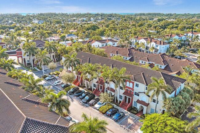 Building Photo - 323 Bayfront Dr