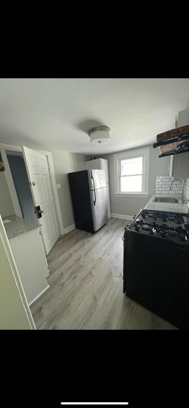 Primary Photo - 295 Hartwell Rd