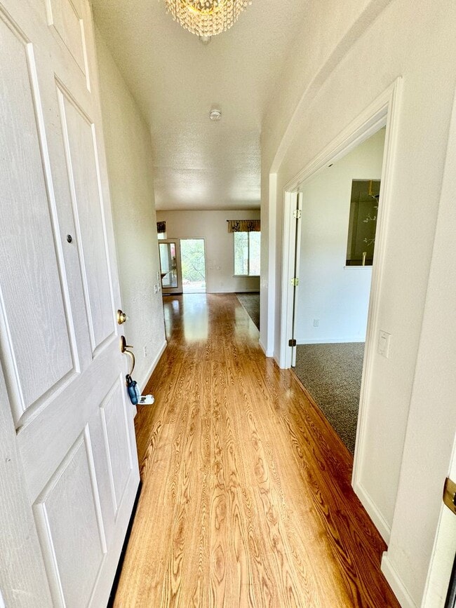 Building Photo - Adult 55+ Lovely Home in Springfield @ Whi...