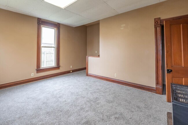 Building Photo - 138 N Madison Rd