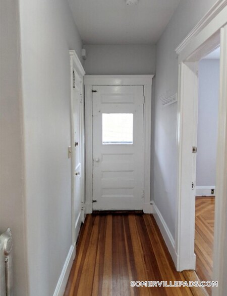 Building Photo - 14 Belknap St