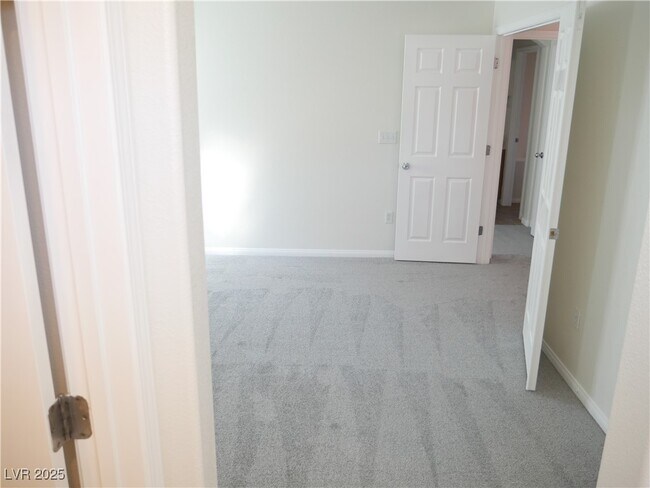 Building Photo - 6051 W Dewey Dr