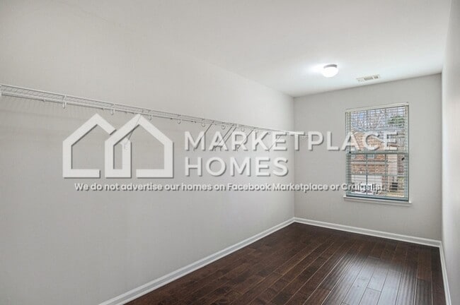 Building Photo - 91 Matador Way