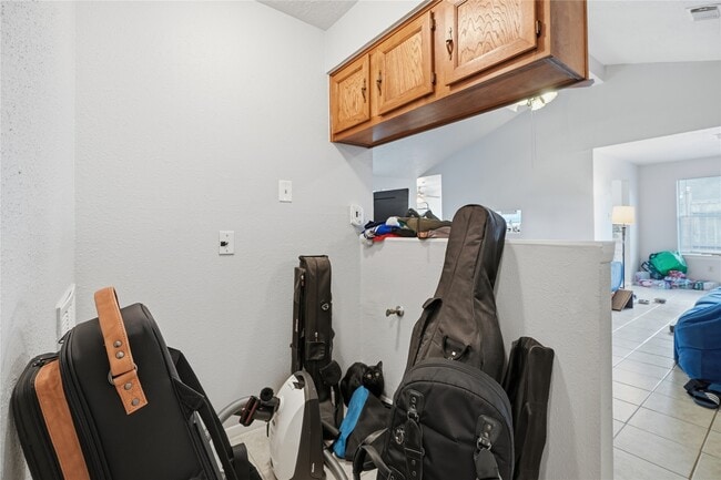 Building Photo - 466 El Toro Ln
