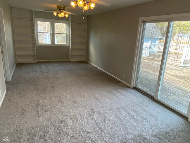 Building Photo - 1036 E Auman Dr