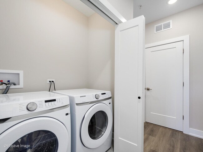 Building Photo - 261 Washington Blvd