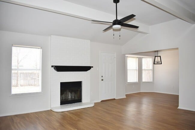 Building Photo - 6912 Brookdale Dr