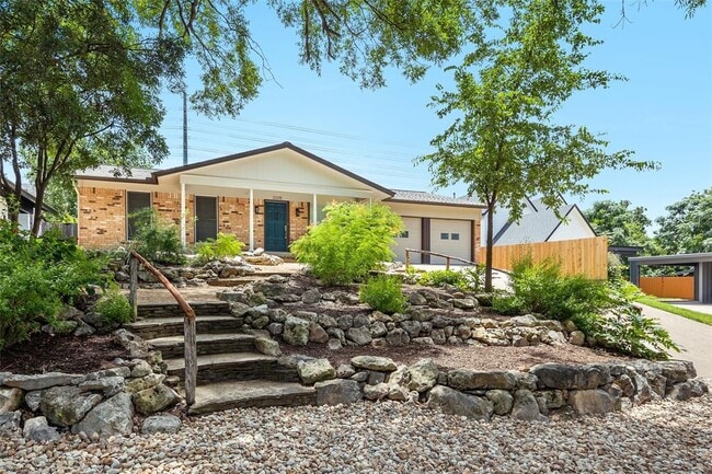 Building Photo - 3205 Santa Monica Dr