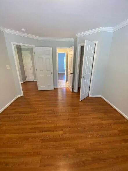 bedroom with access to Jill and Jack bathroom - 10102 Glenburn Ln