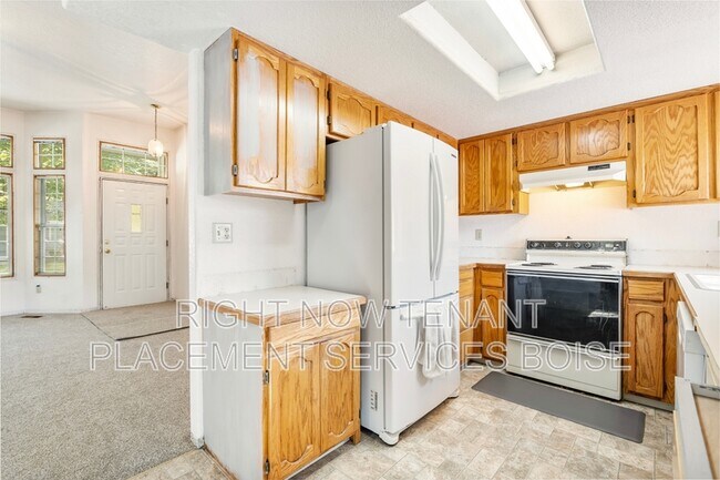 Building Photo - 2256 N Pawnee Ln
