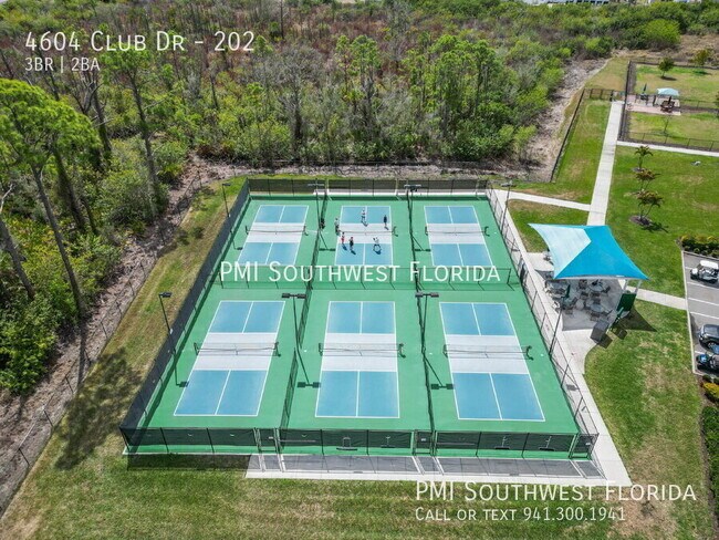 Building Photo - 4604 Club Dr