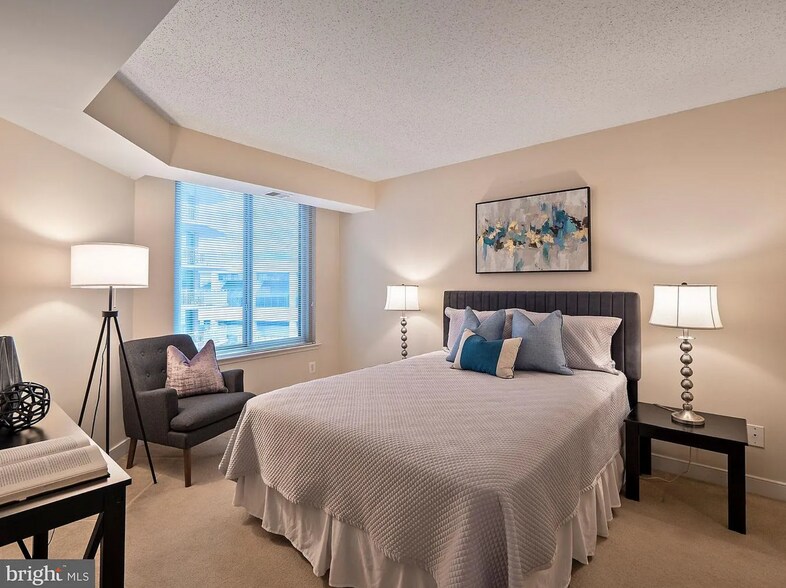 Bedroom - 7500 Woodmont Ave