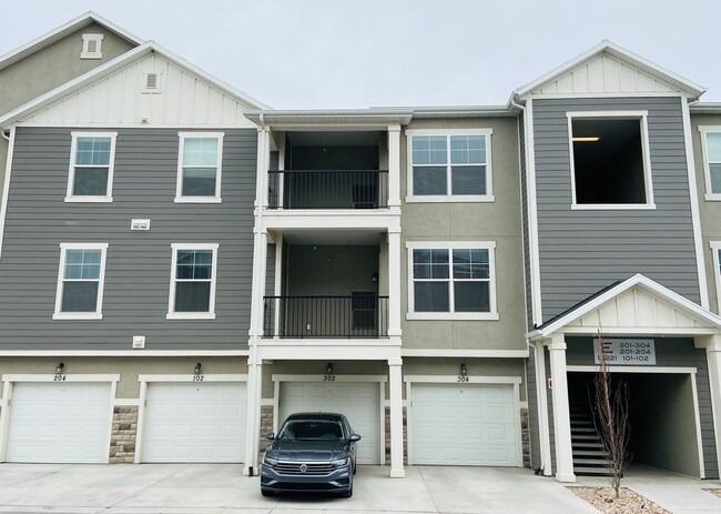 Building Photo - Beautiful Condo at Herriman Town Center!