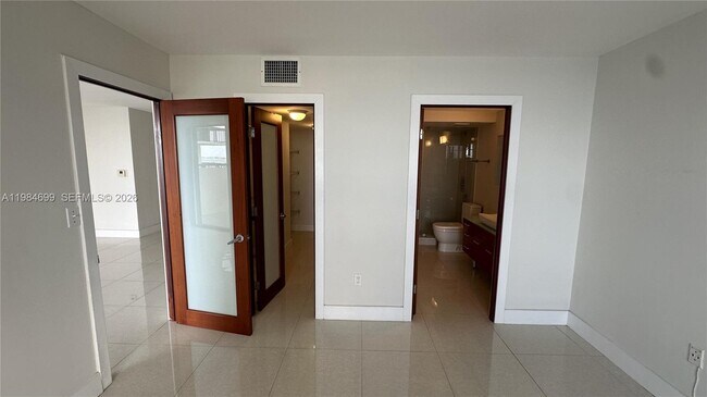 Building Photo - 2333 Brickell Ave