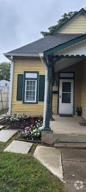 Building Photo - 426 N Warman Ave