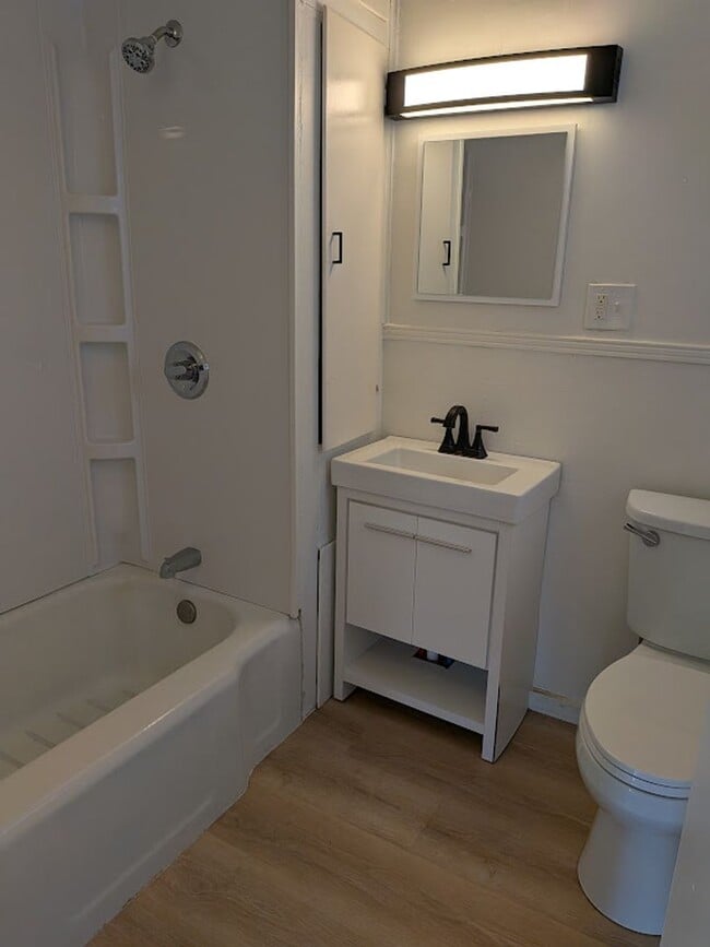 Building Photo - 622 Beckham St