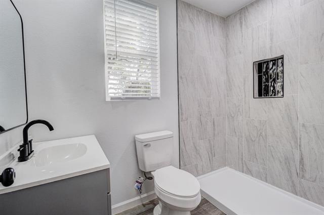 Building Photo - 322 NE 29th St