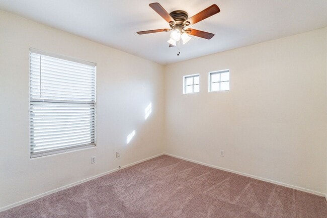Building Photo - AVAILABLE JULY - Three Bedrooms + Loft!