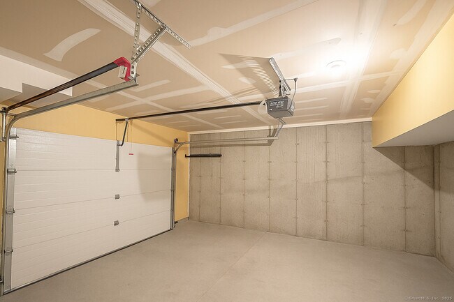 Building Photo - 15 Scuppo Rd